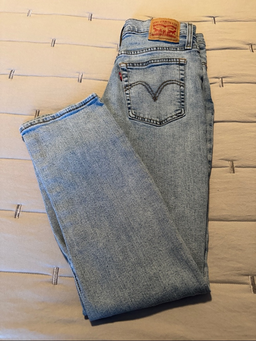Levi's Wedgie Straight Jeans- light blue-size 28